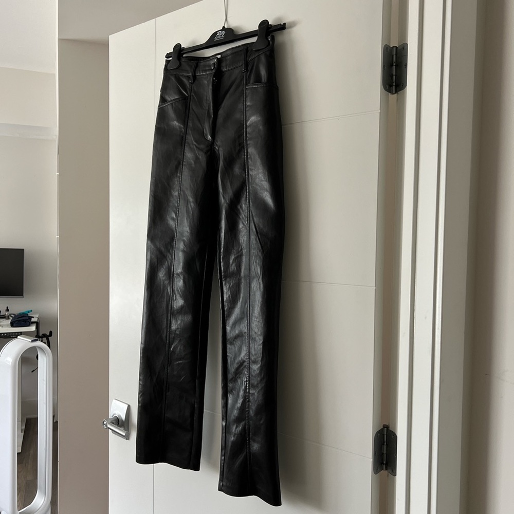 Aritzia Wilfred Rebel Pants